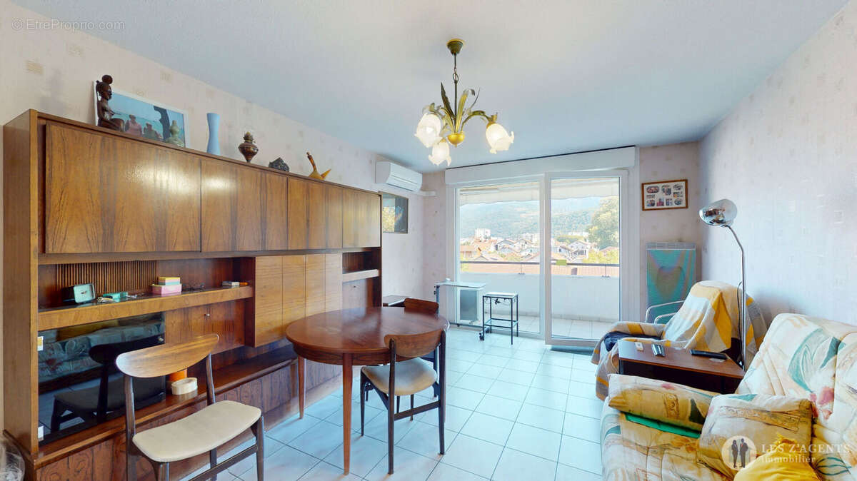 Appartement à SAINT-MARTIN-D&#039;HERES