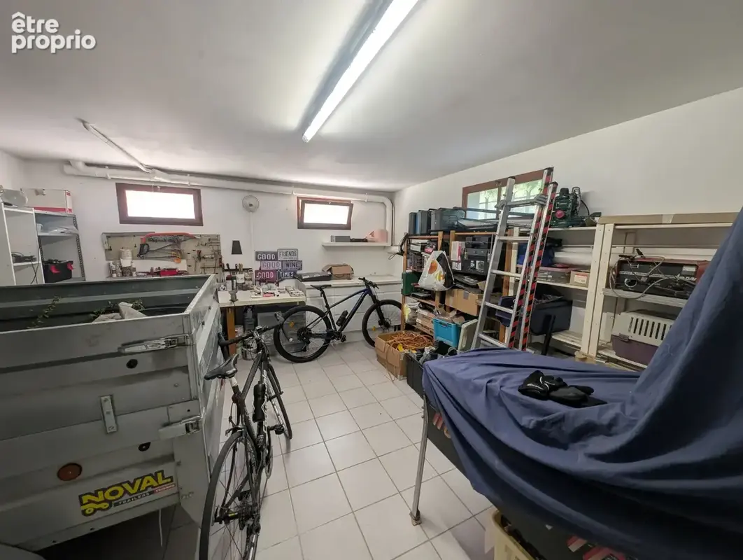 Rare sur le secteur du brusc   grande maison avec piscine et double garage - photo 17