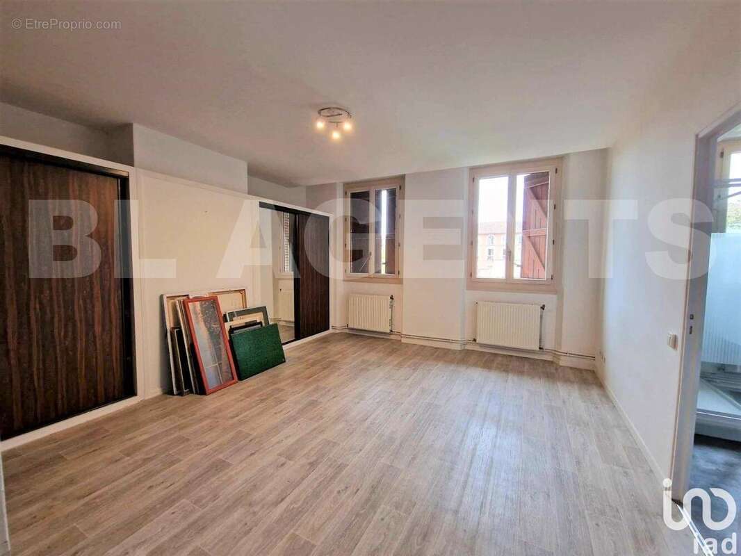 9 - Maison à CASTELSARRASIN