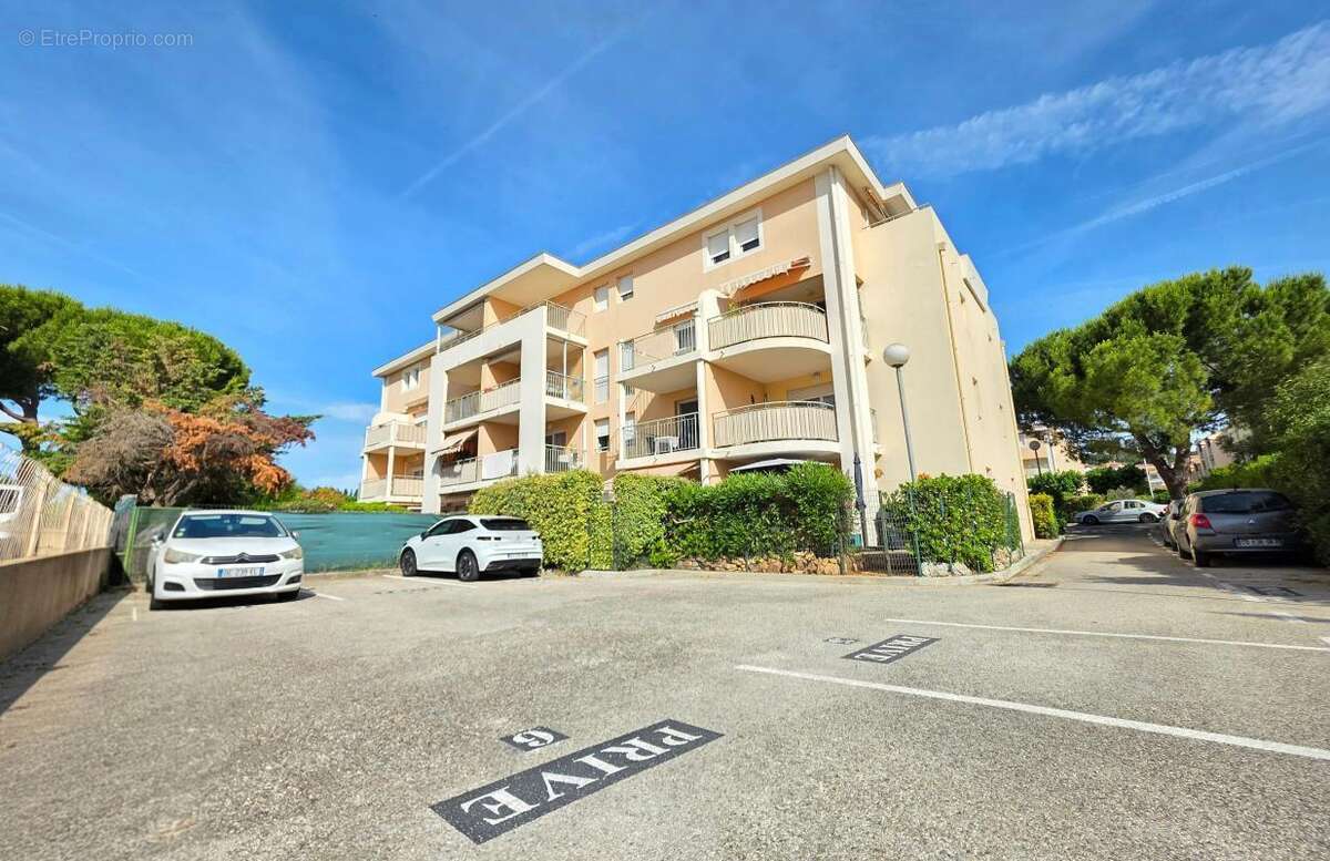Appartement t1 avec terrasse à vendre résidence le florentin à sanary-sur-mer - photo 2