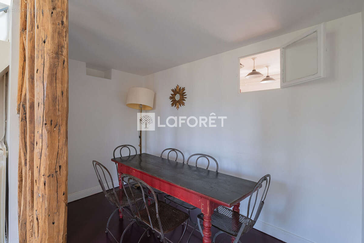 Appartement à PARIS-17E
