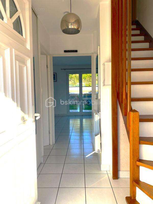 Maison à SAINT-GERMAIN-LES-ARPAJON