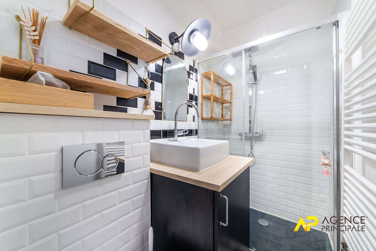 Appartement à LA GARENNE-COLOMBES