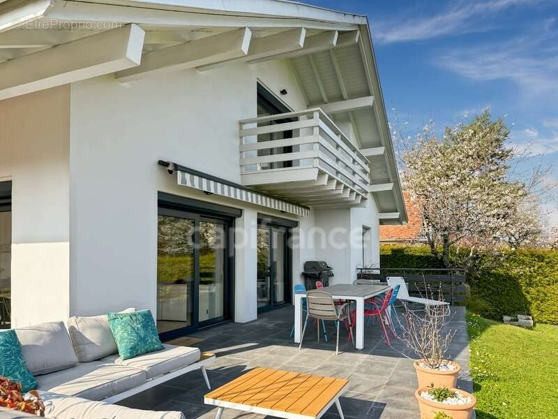 Maison à PREVESSIN-MOENS