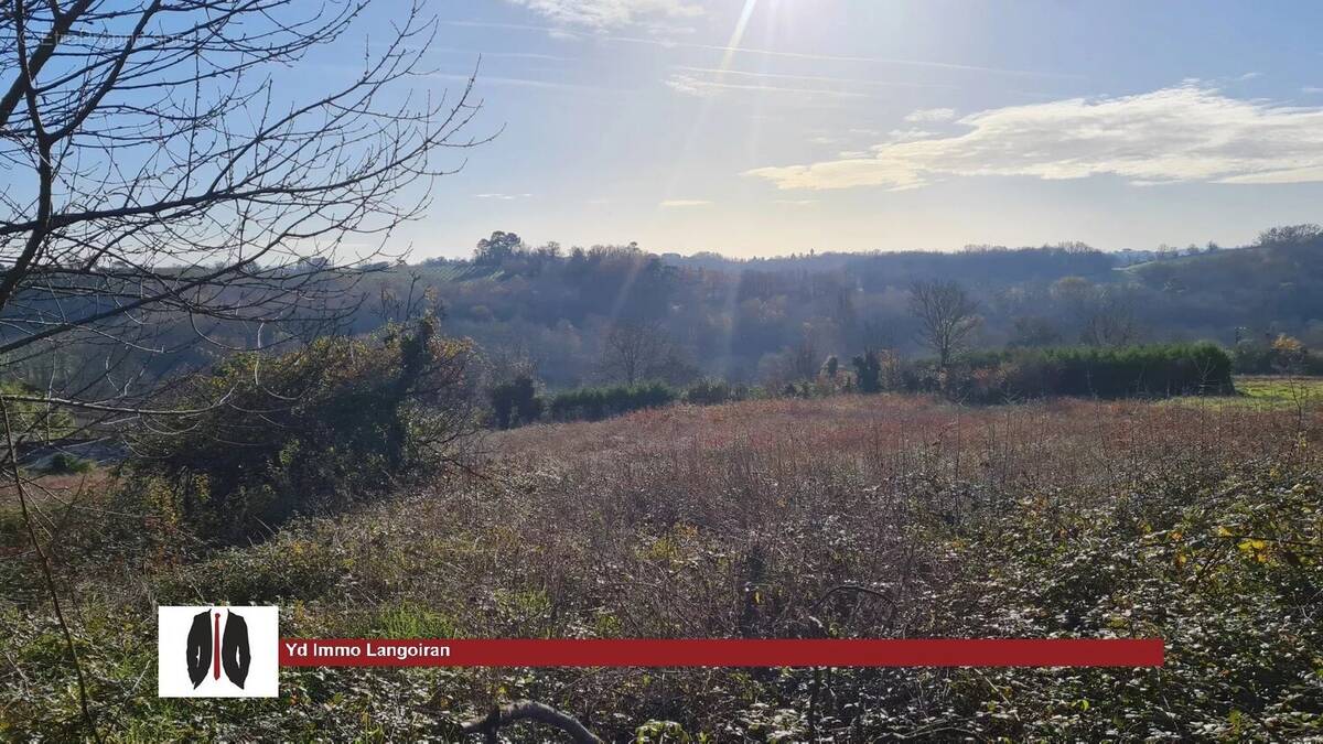 Terrain à LANGOIRAN