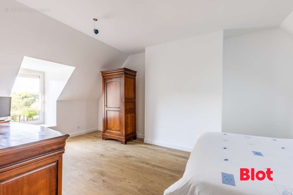 Maison à BOURG-DES-COMPTES