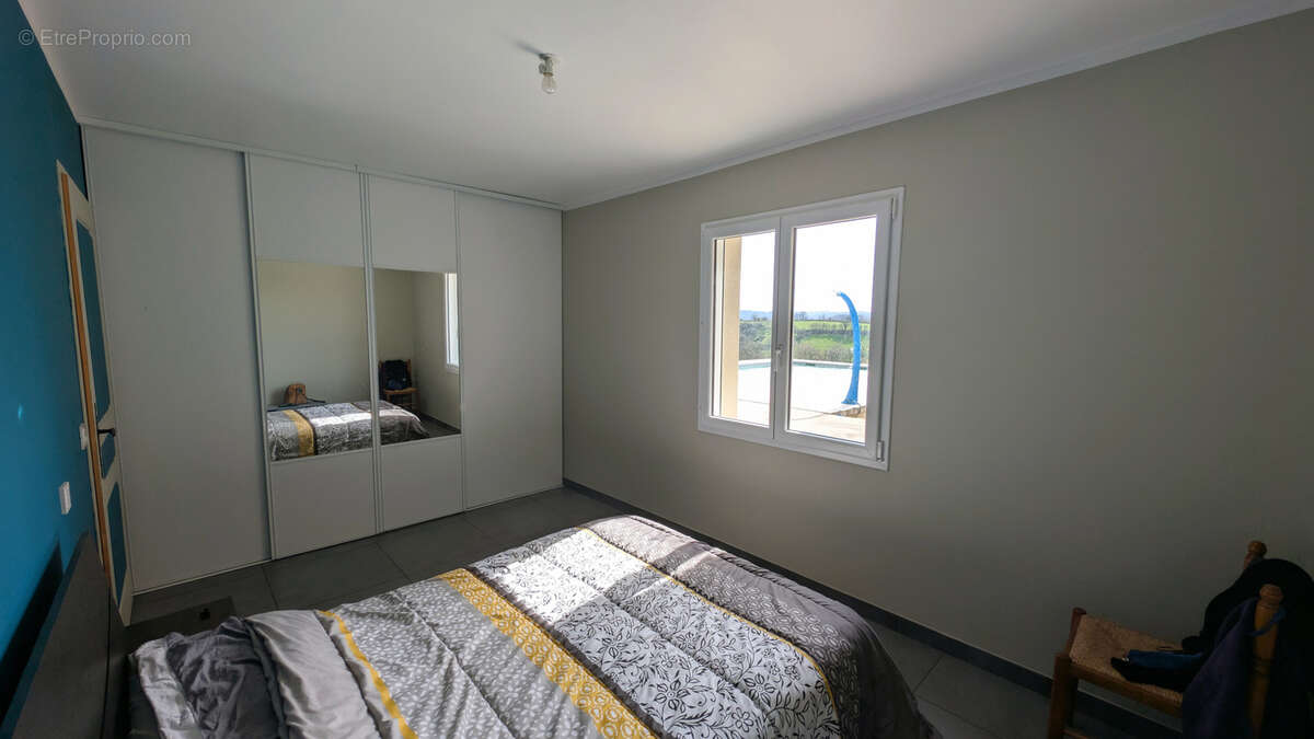 Maison à MAYRINHAC-LENTOUR