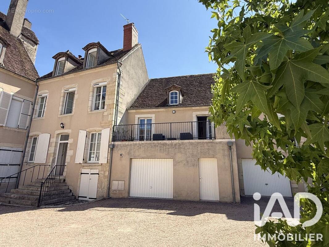 Photo 1 - Maison à SAINT-AMAND-MONTROND