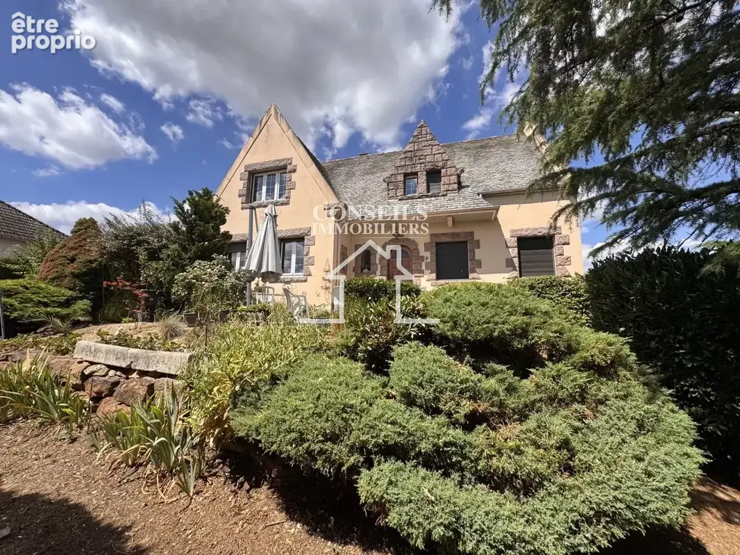 Maison à SAINT-JULIEN-DU-SAULT