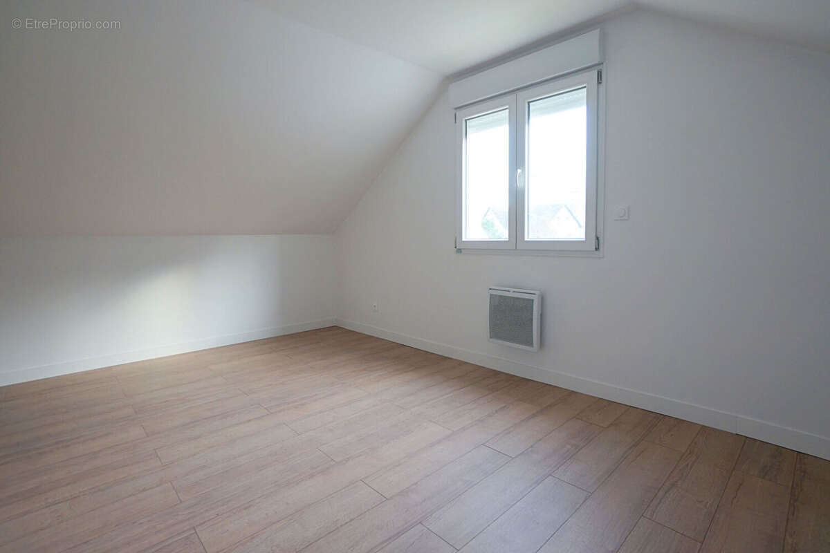 Maison à MEZIERES-SUR-SEINE