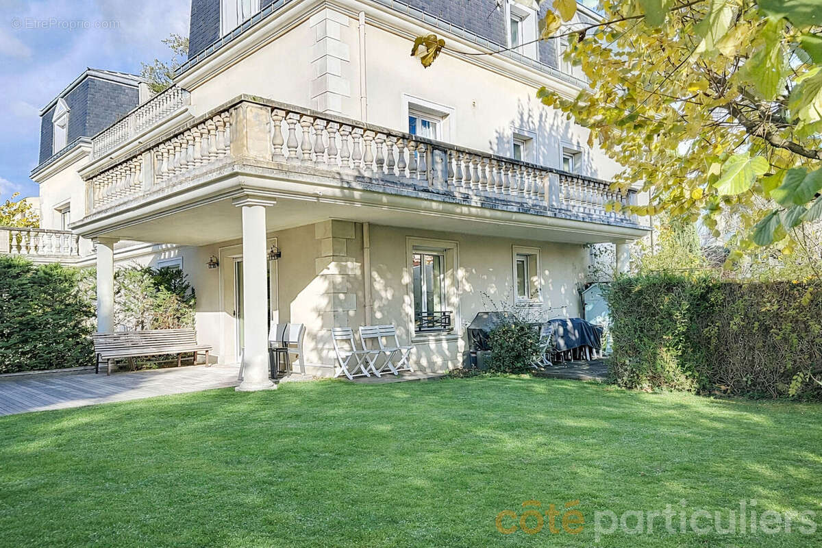 Maison à SAINT-MAUR-DES-FOSSES