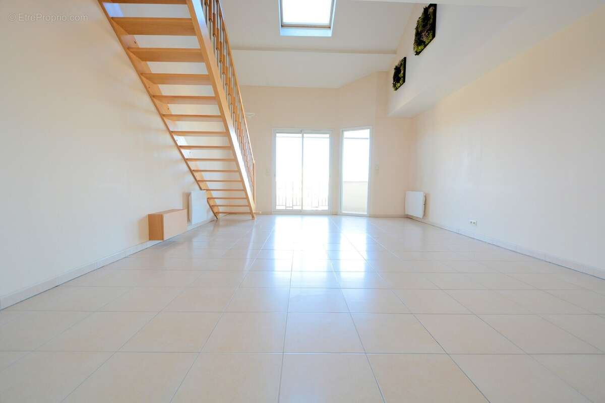 Appartement à SAINT-MAUR-DES-FOSSES