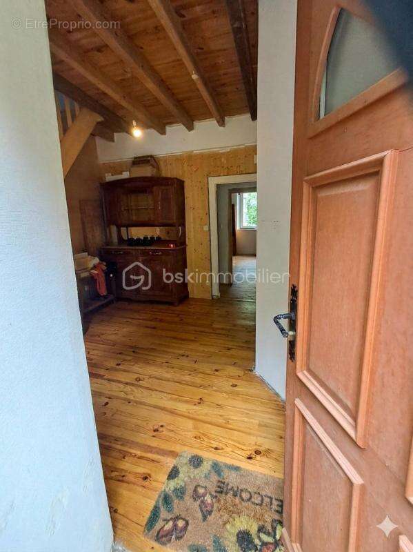 Charme et quiétude à Molocazal : Maison avec grand terrain au bord de la rivière - photo 5