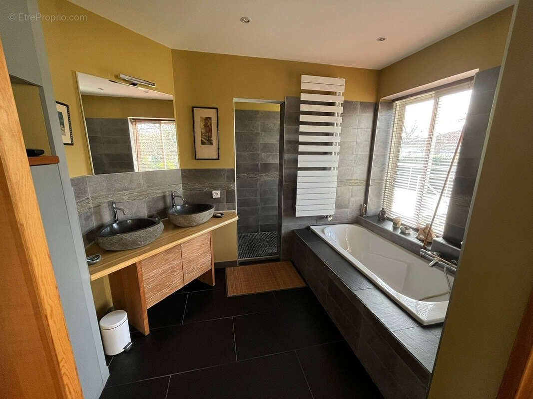 Maison à VILLENAVE-D'ORNON