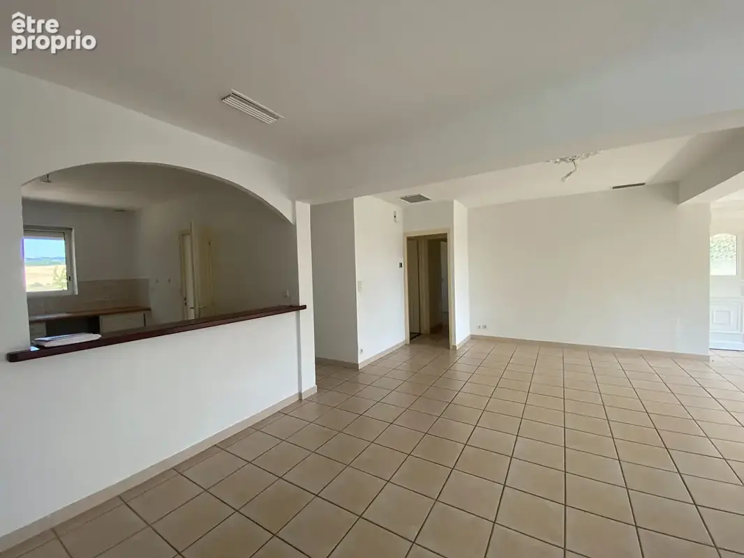 Plain-pied, 4 chambres, grand garage - photo 3