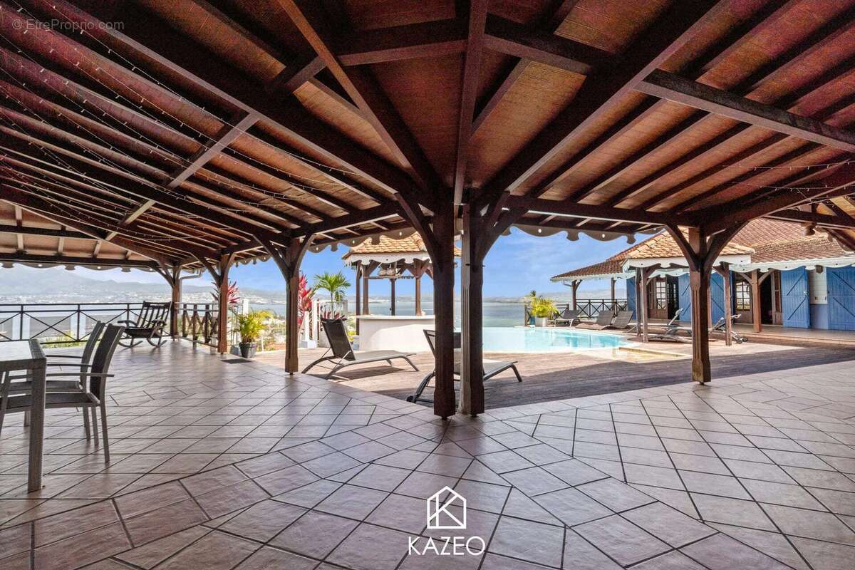 Maison à LES TROIS-ILETS