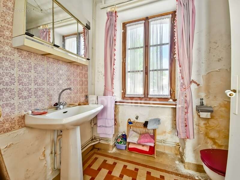 Maison à MOULINS-LA-MARCHE