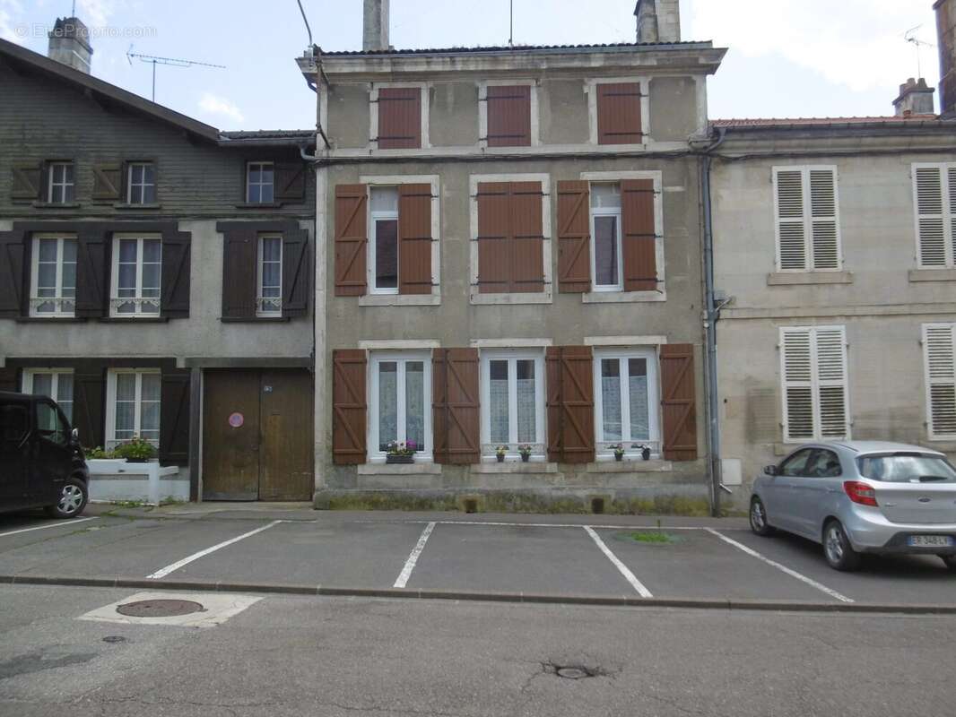 Appartement à WASSY