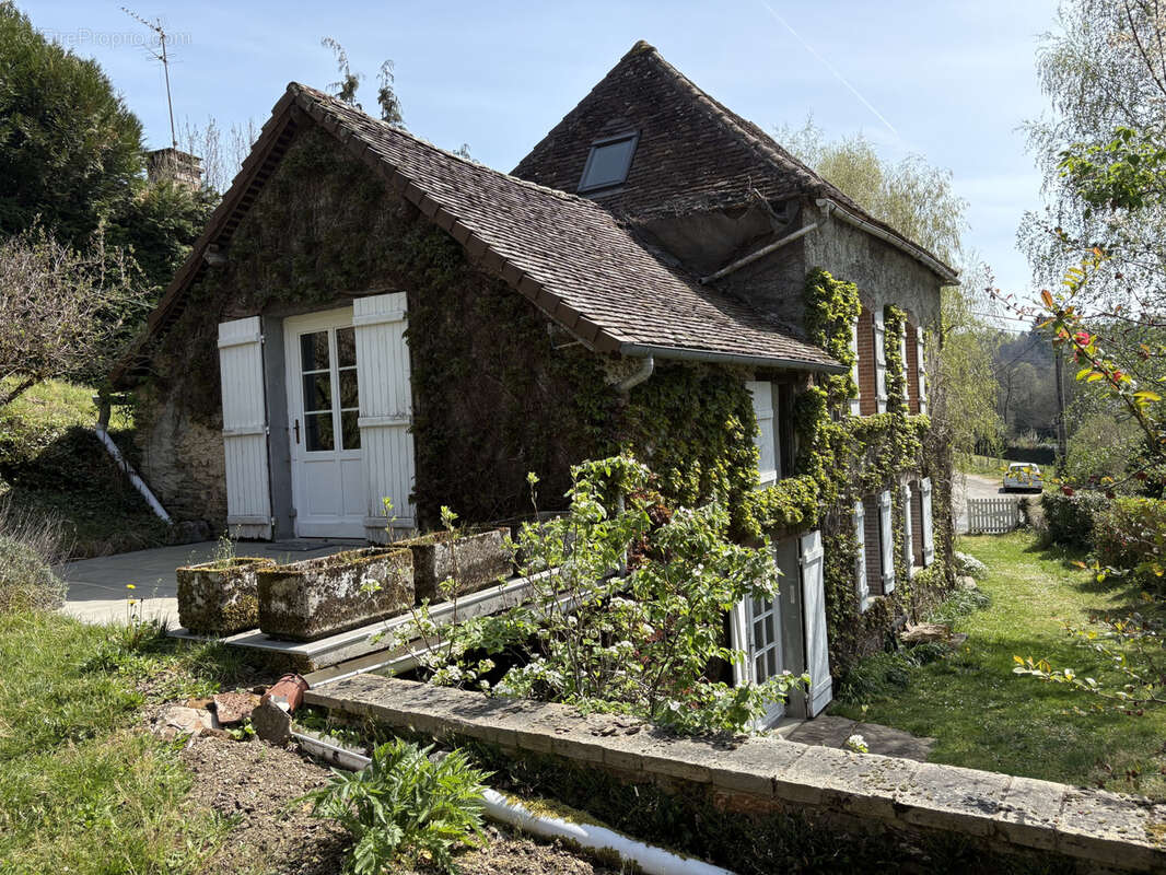 Maison à COUSSAC-BONNEVAL