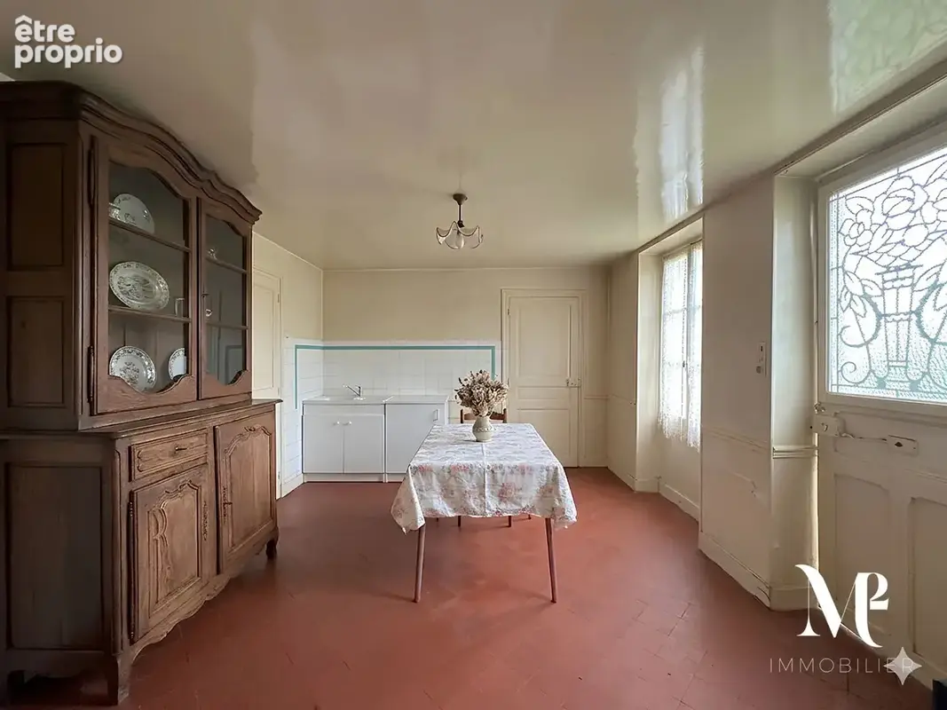 Ensemble à fort potentiel - Maison + 2 granges sur 2600m² de terrain - photo 3