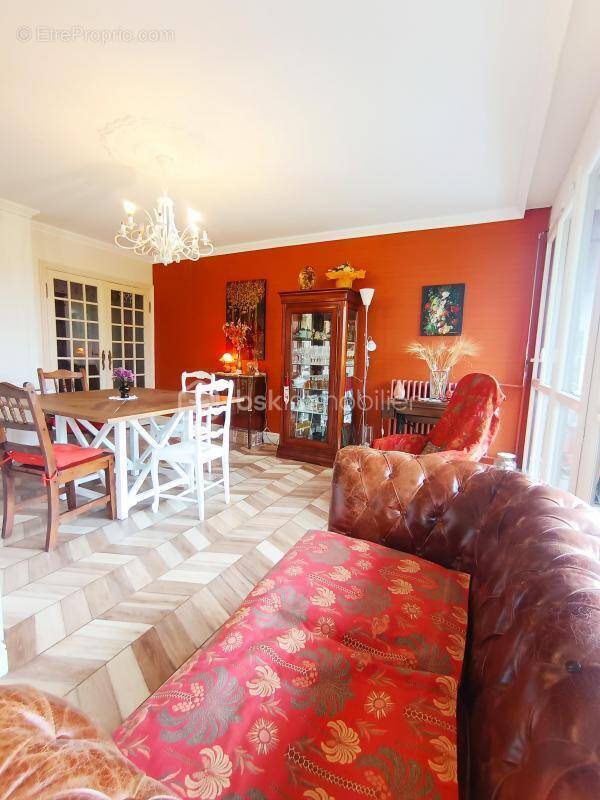 Appartement à SAINT-CYR-SUR-LOIRE