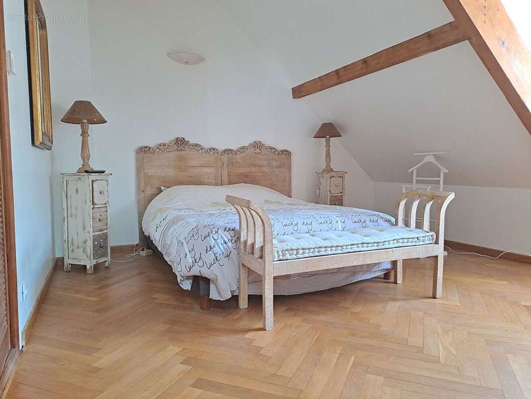 Maison à SAINT-CYR-SOUS-DOURDAN