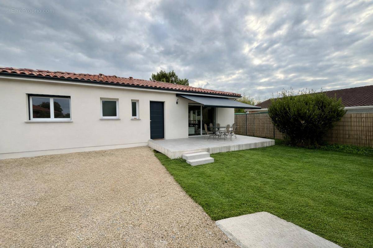 Maison à BRUGUIERES