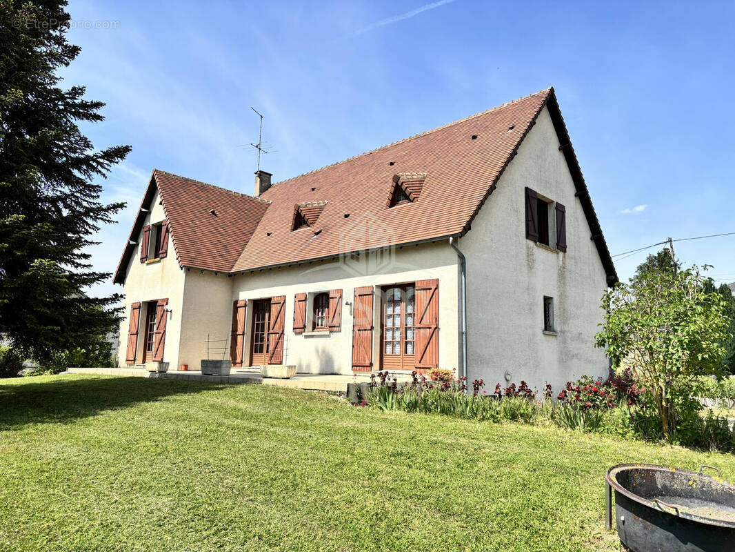 Maison à SAINTE-MAURE-DE-TOURAINE