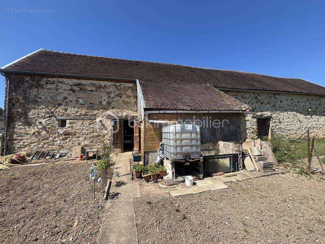 Maison à SAINT-MAURICE-AUX-RICHES-HOMMES