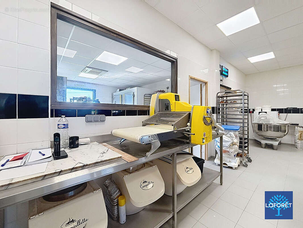 Commerce à SAIZERAIS