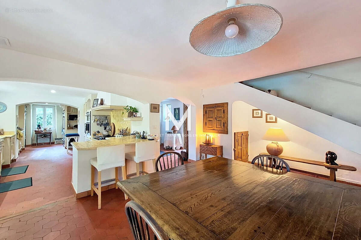 Maison à PLAN-DE-LA-TOUR