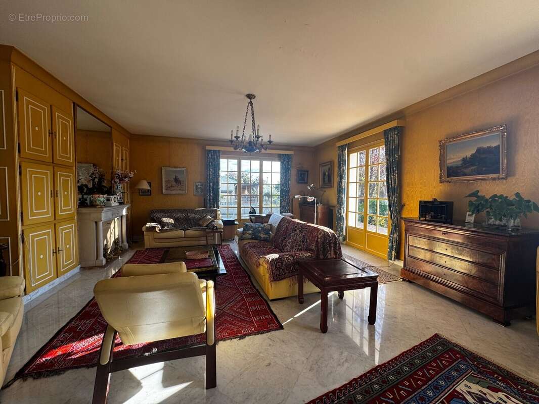 Maison à LIVRY-SUR-SEINE