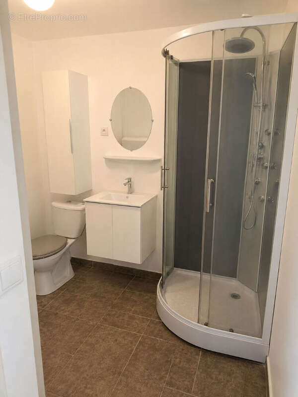 Appartement 30 m² à Varages  - photo 6