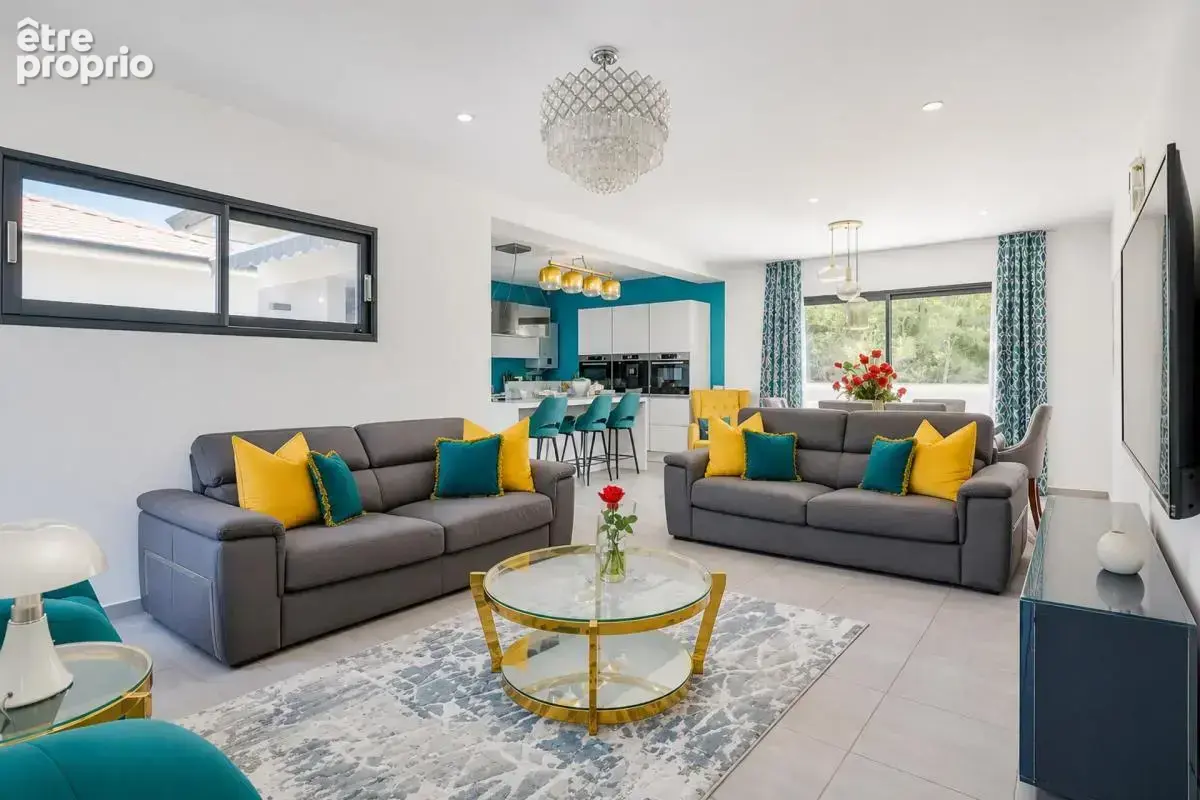 Maison de 6 pièces de 128 m² à Charvieu-Chavagneux - photo 2