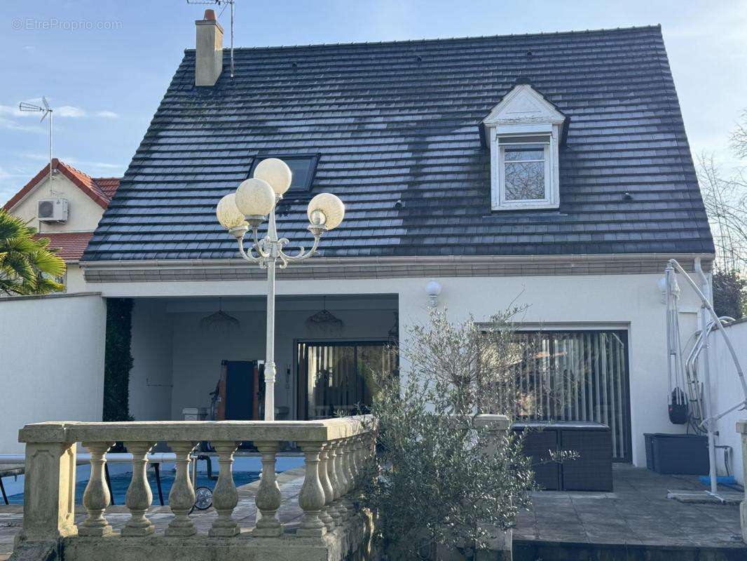 Maison à CHILLY-MAZARIN