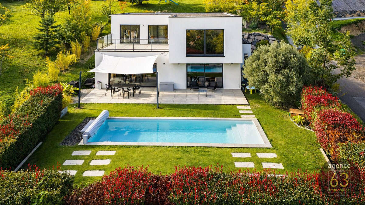 Maison à VEYRE-MONTON