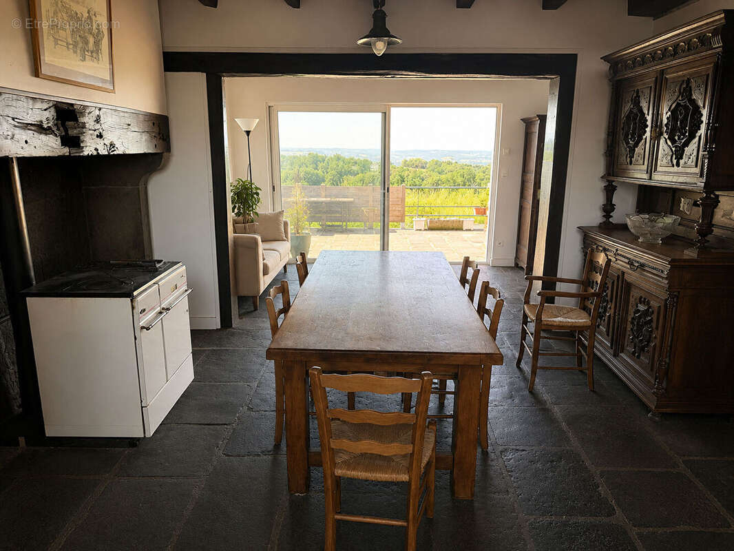 Ensemble immobilier de caractère avec revenus locatifs ? Combrailles - photo 9