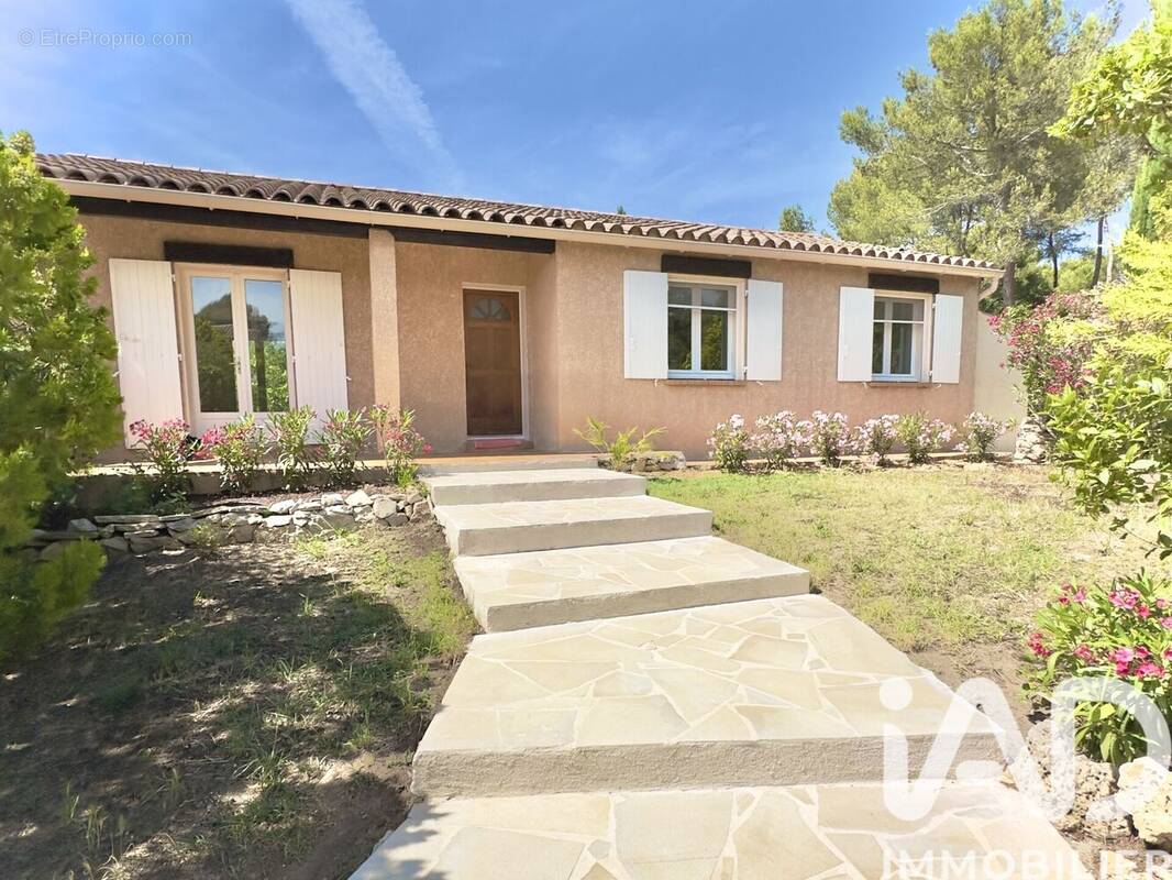 Photo 1 - Maison à LAMBESC