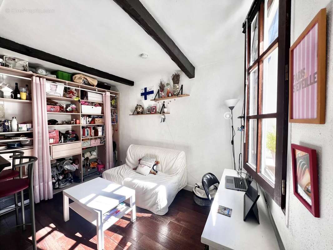 Appartement à PARIS-3E