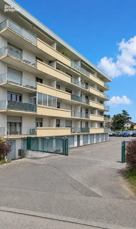 T1 de 37m2 vendu loue avec parking et cave - photo 1