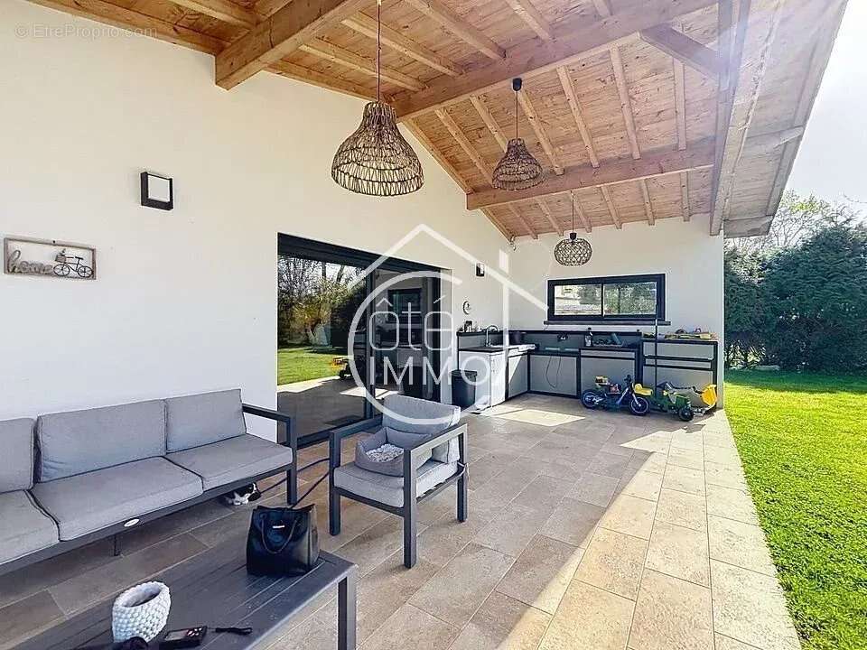 Maison à SAINT-JEAN-DE-BLAIGNAC