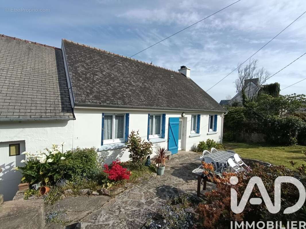 Photo 2 - Maison à LOCRONAN