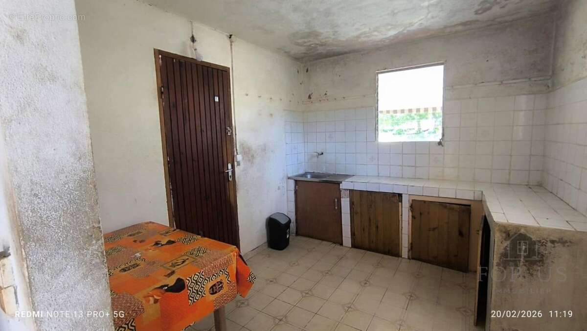 A VENDRE : maison T5 + T2 sur un terrain de 2000 m² - photo 5