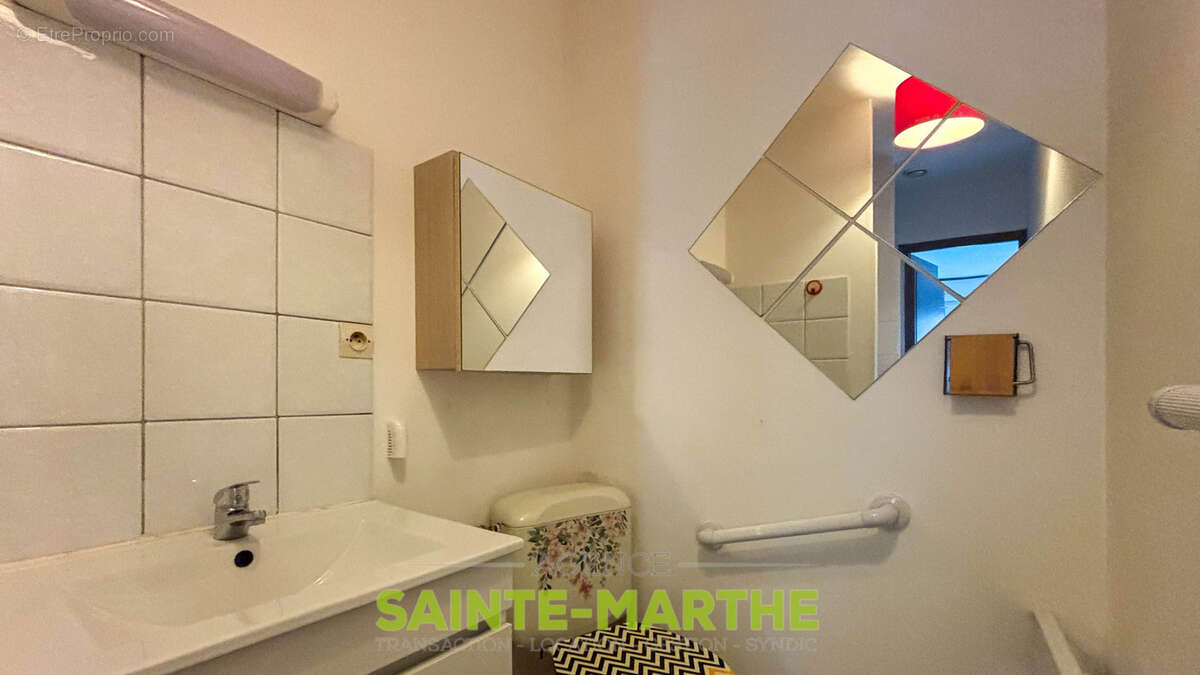 Niort centre, appartement T2 avec extérieur. - photo 3