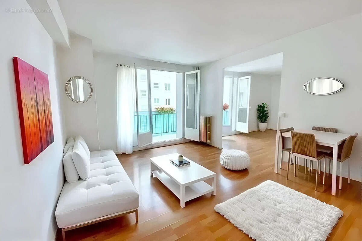 Appartement à PARIS-15E