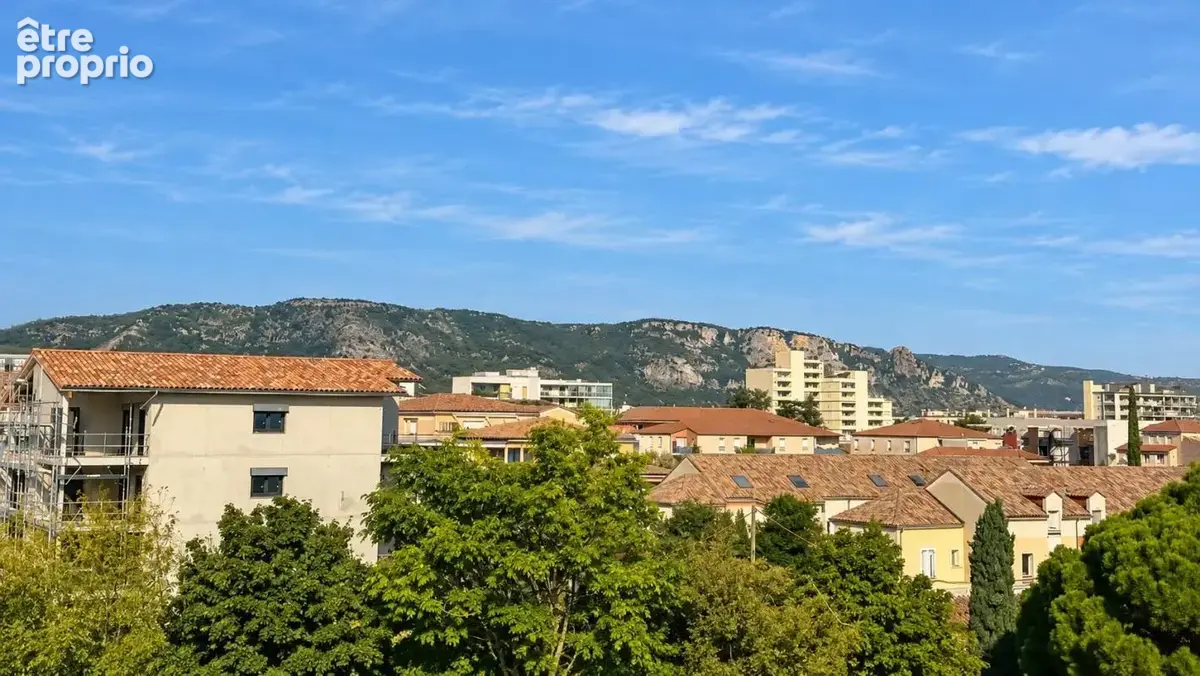 Valence - T4 de 63 m² - deux balcons - cave - garage privatif - parking collectif - photo 9