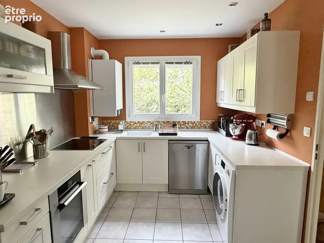 CRAPONNE proche du centre et au calme, belle maison de 124 m2 avec 4 chambres sur terrain de 427 m2 - photo 8