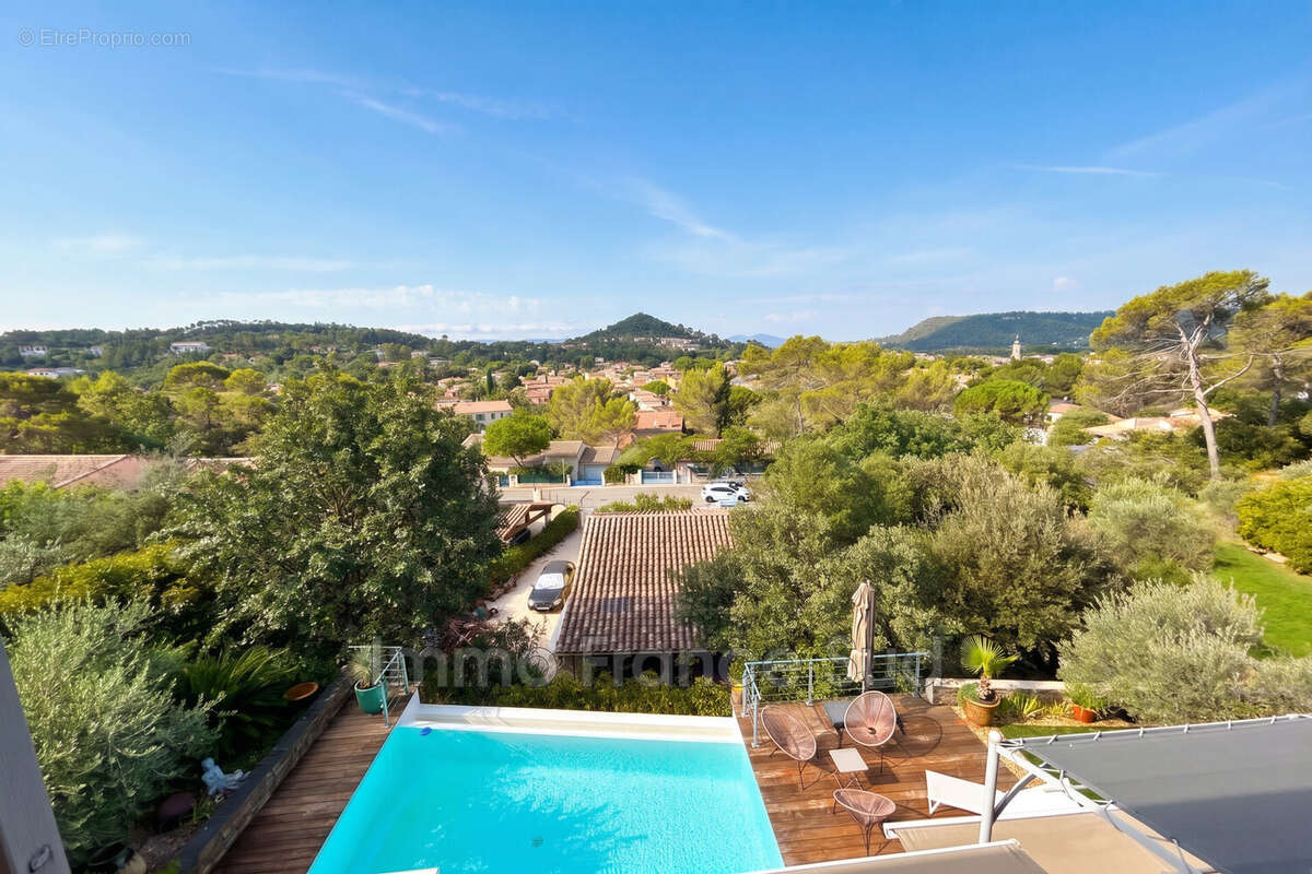 Maison 100 m² à Vidauban  - photo 6