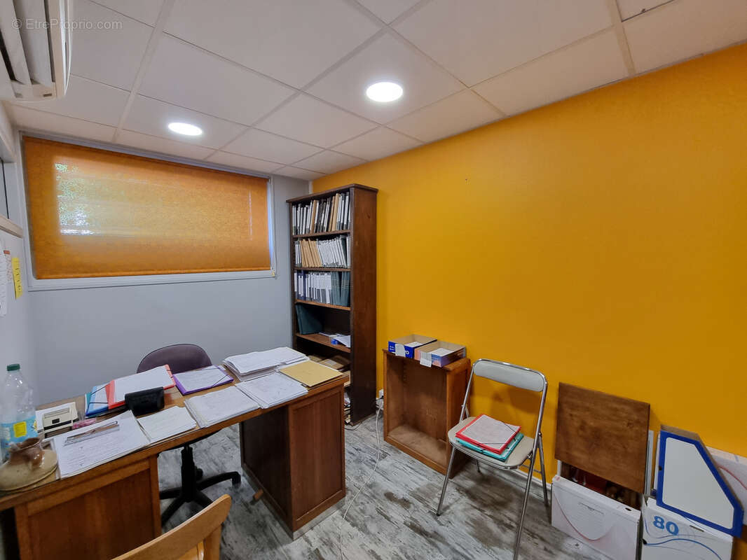 Commerce à LE PEAGE-DE-ROUSSILLON