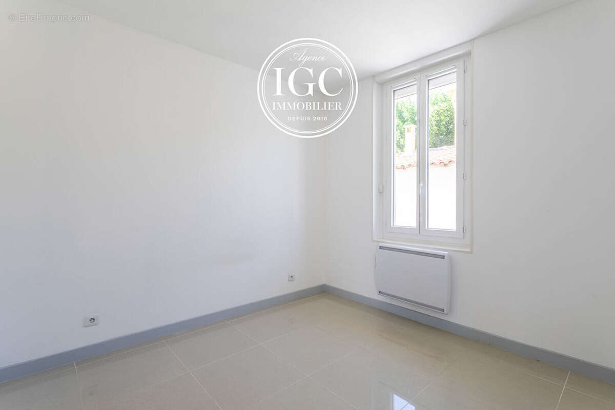 CARRO  Appartement T3  44 m2  Proximité mer  Terrasse - photo 13